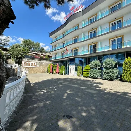 Värdshus Restaurant Real Bajram Curri